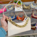 Woman bags & purse pallets